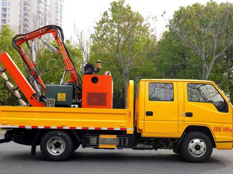 JMC Folding Arm Hedge Trimming Truck 05 JMC Folding Arm Hedge Trimming Truck 05